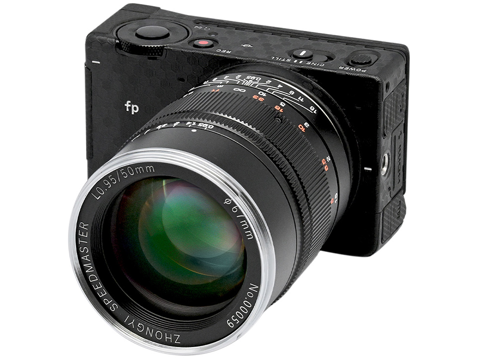 F0.95の超大口径標準レンズ「SPEEDMASTER 50mm F0.95 III」にLマウント