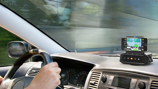 スマホをナビやドライブレコーダーとして使える! JBLの車載用Bluetooth