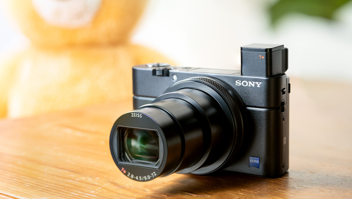 ソニー「RX100」、6代目でついに……!! 待望の「望遠」と「タッチパネル