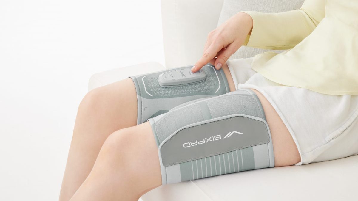 太ももをこんなに手軽に鍛えられるとは……！ SIXPADのEMSトレーニング