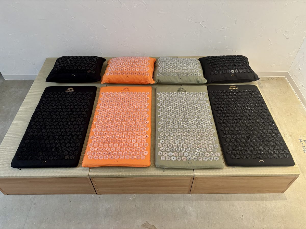 痛っ！」記者が絶叫した“トゲマット”。芸能人もハマる「シャクティ