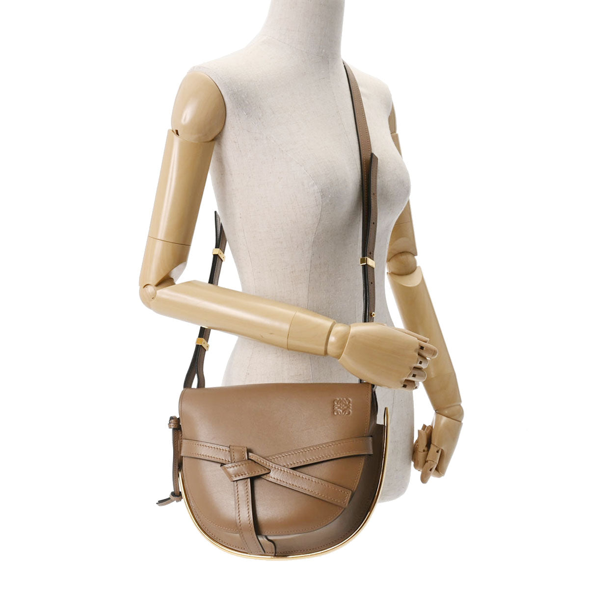 802000156588000-17_1200x.jpg?v