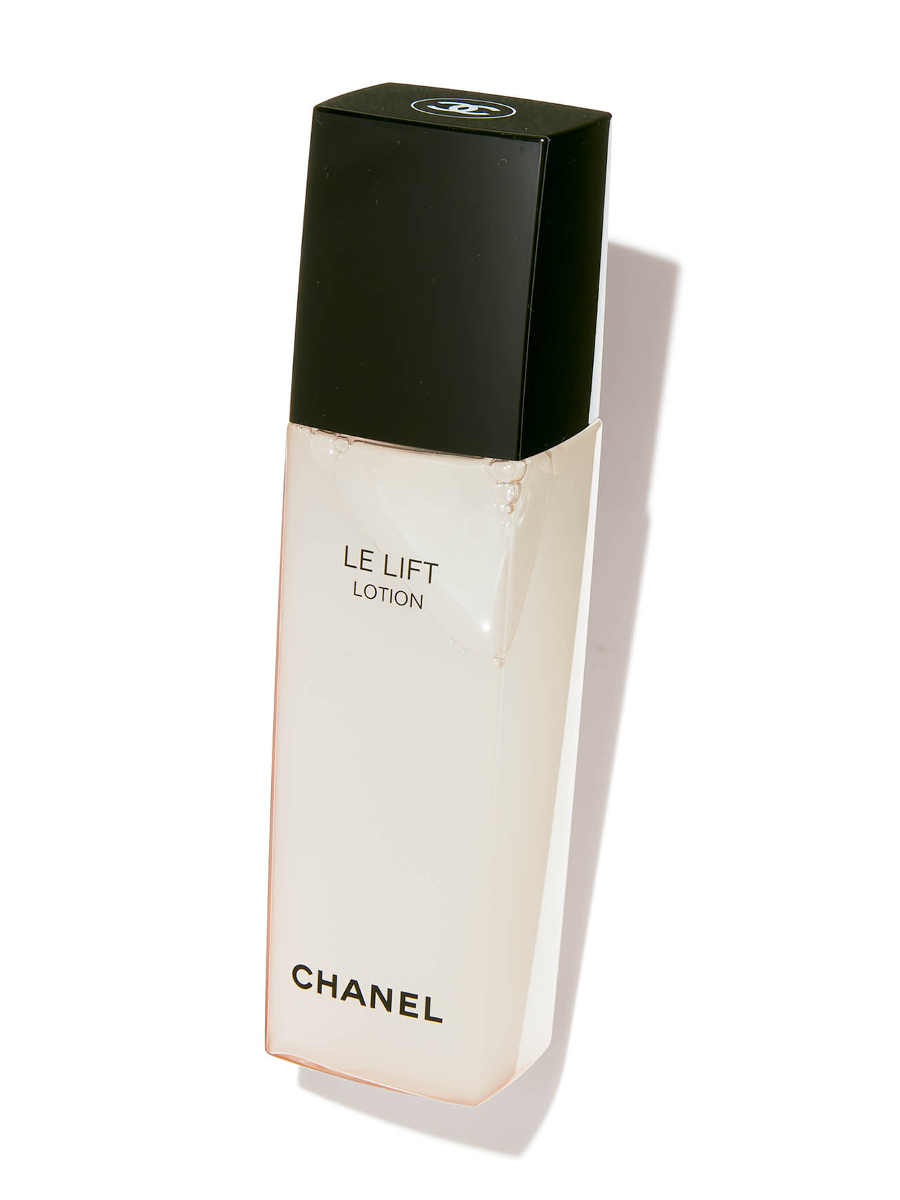 ハリ・弾力のスペシャリスト！シャネル｢ル リフト｣が生まれ変わった