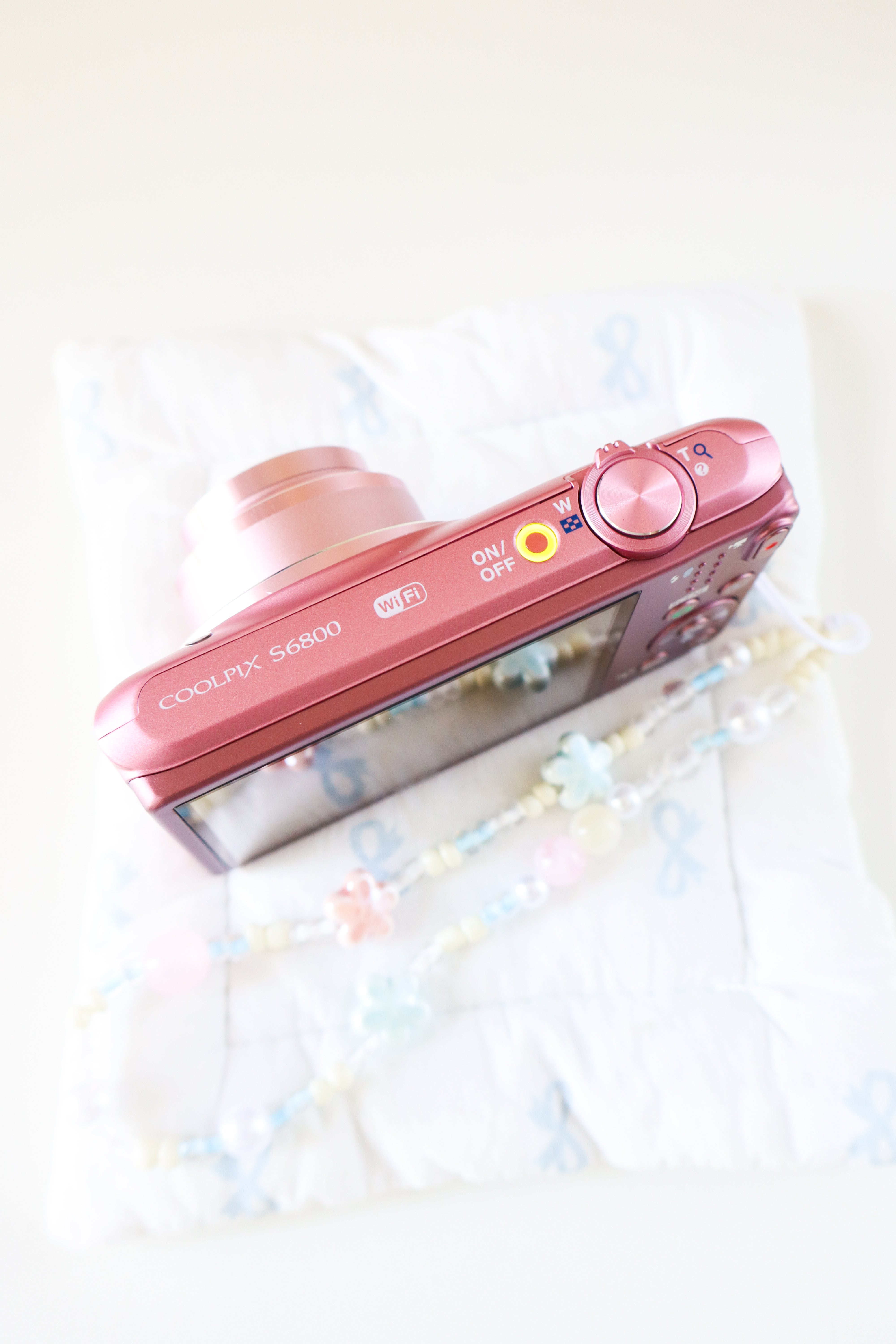 Nikon Coolpix S6800 – GIBBY SNAPS