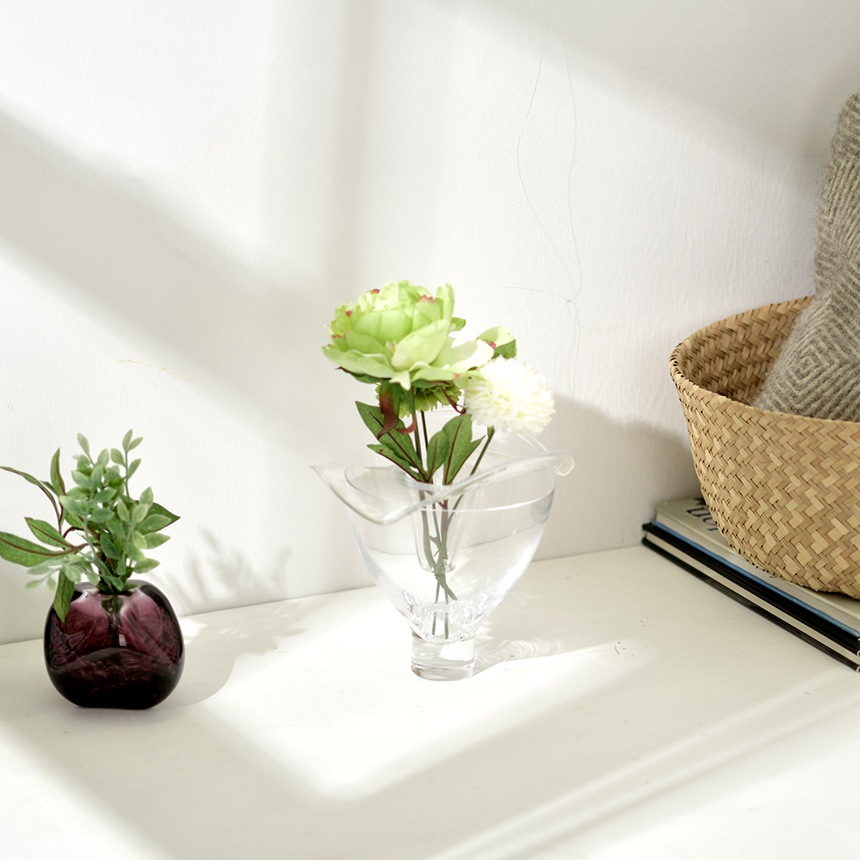 不二とカタツムリの花瓶