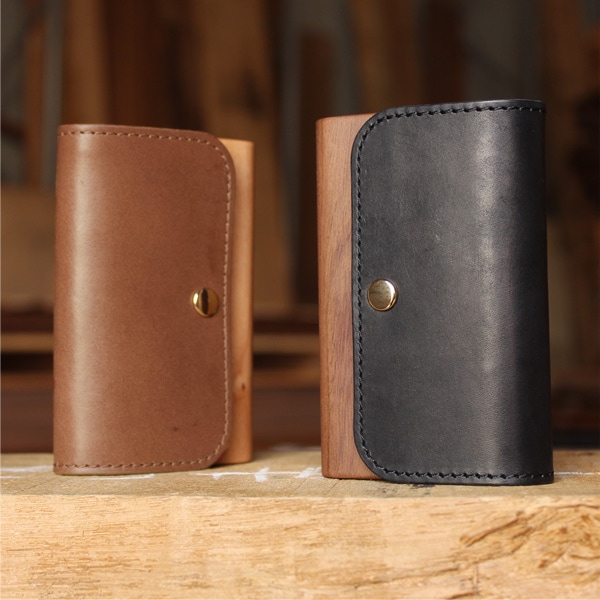 Flap Card Case」使うほどに愛着増す木と革の名刺入れ/北欧風デザイン