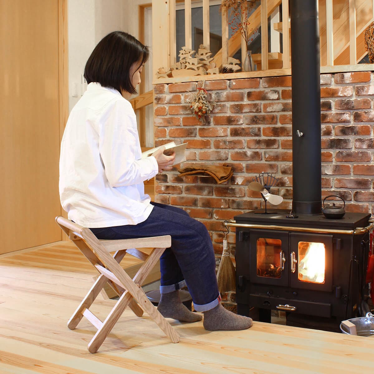 折りたたみスツール｜オークヴィレッジオンラインショップ