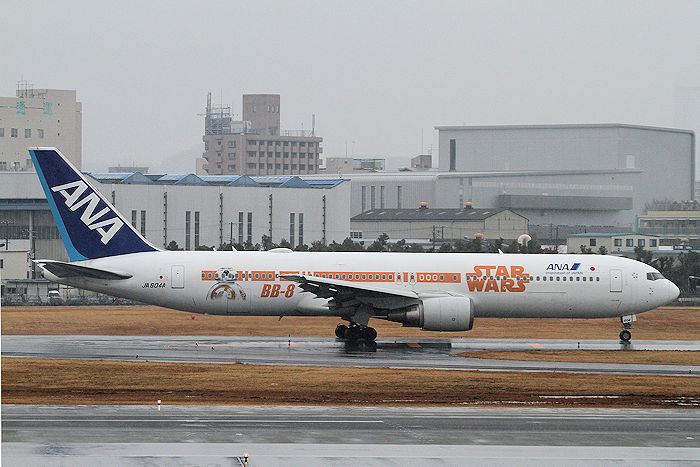 航空機・ヘリコプター ANA B767-300 JA604A STARWARS 航空機