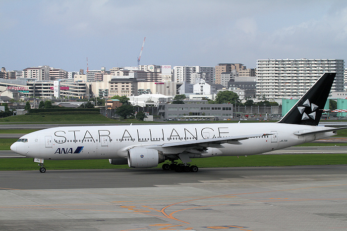 スターアライアンス ANA（全日空） B777-200 JA711A