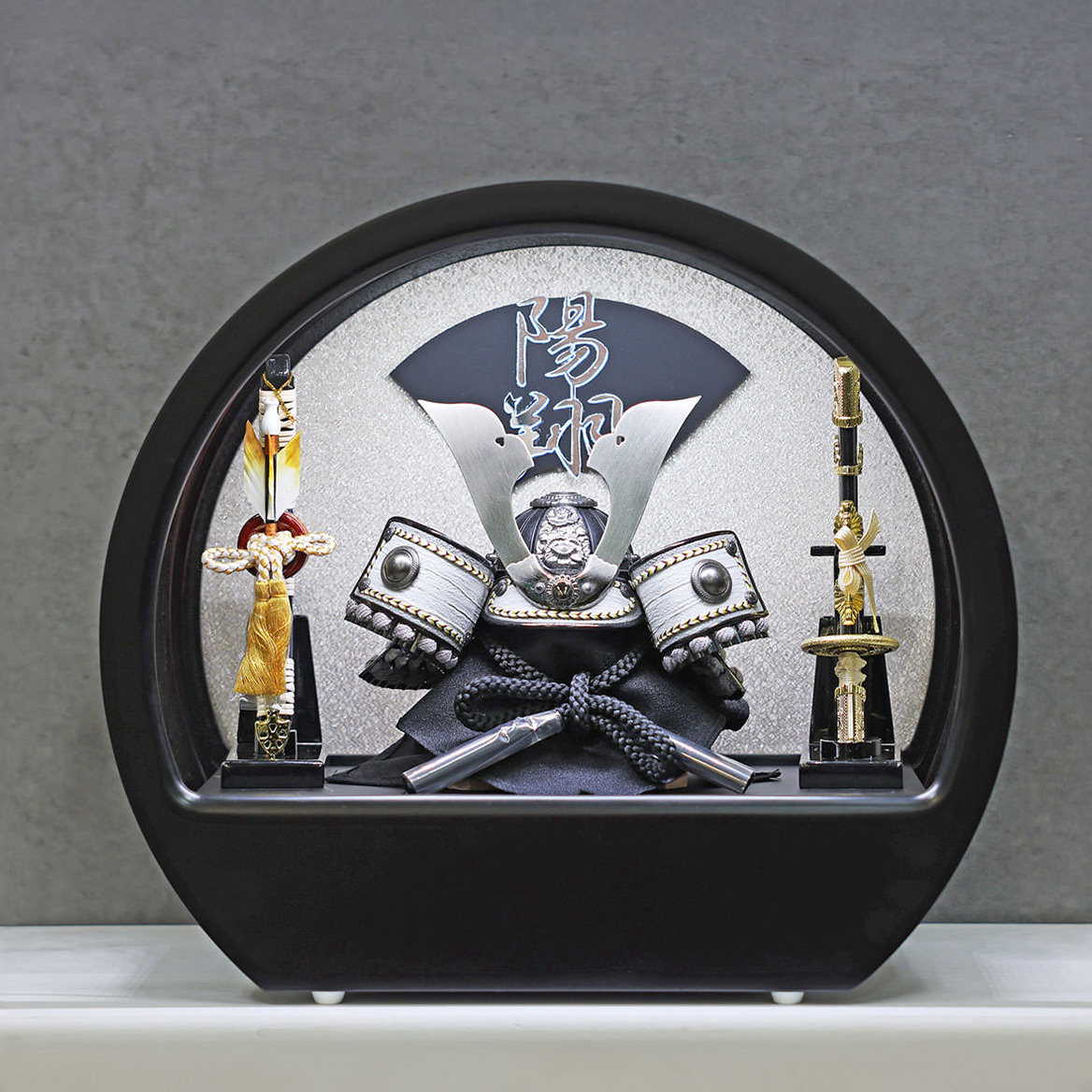 恵月人形本舗｜お洒落な五月人形を中心に、雛人形やツリーなどを販売