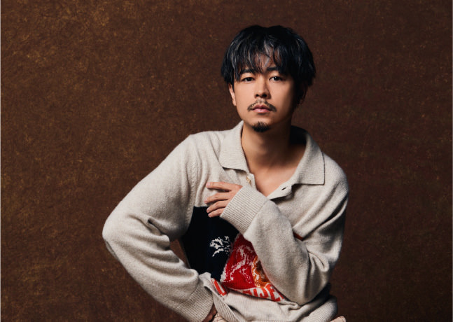 秋冬を華やかに彩る大人のカジュアルコーデ｜メンズライフスタイルWEB