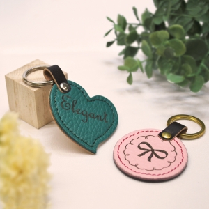 ストラップ・キーホルダー | オリジナルグッズ・アクリル・缶バッジ