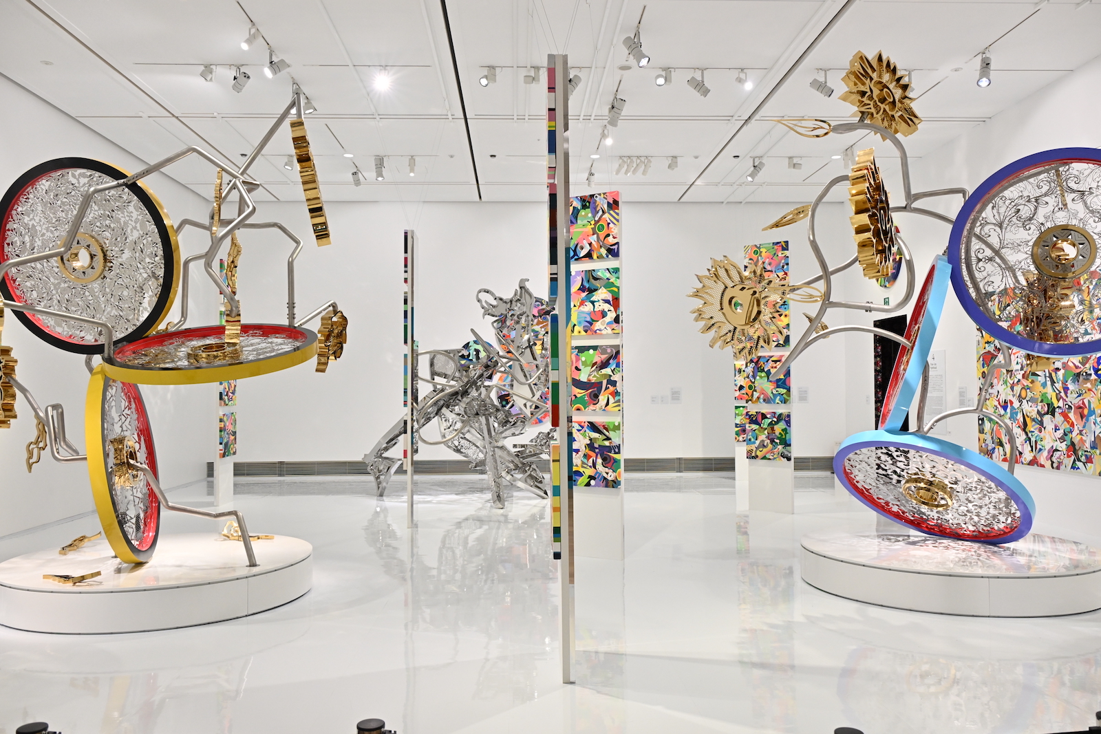 東京初の大規模個展が話題、アーティスト・松山智一的地球の歩き方