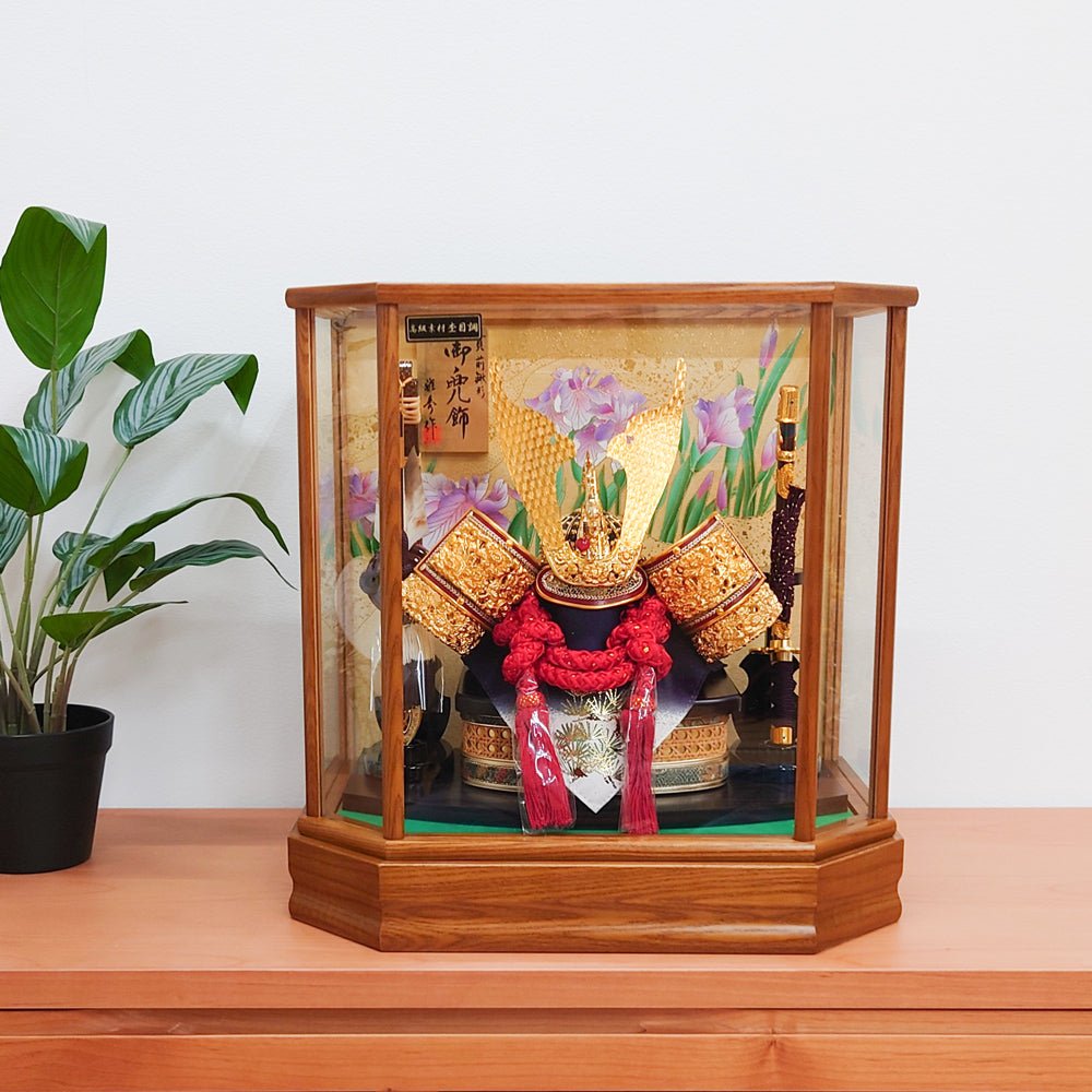 横幅41cm｜ケース入り飾り ソウ｜龍の前立兜｜菖蒲｜扱いやすい五月