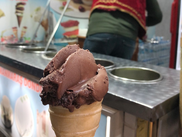 トルコで挑戦したいハイブリッドなスイーツ「ドンドゥルマル