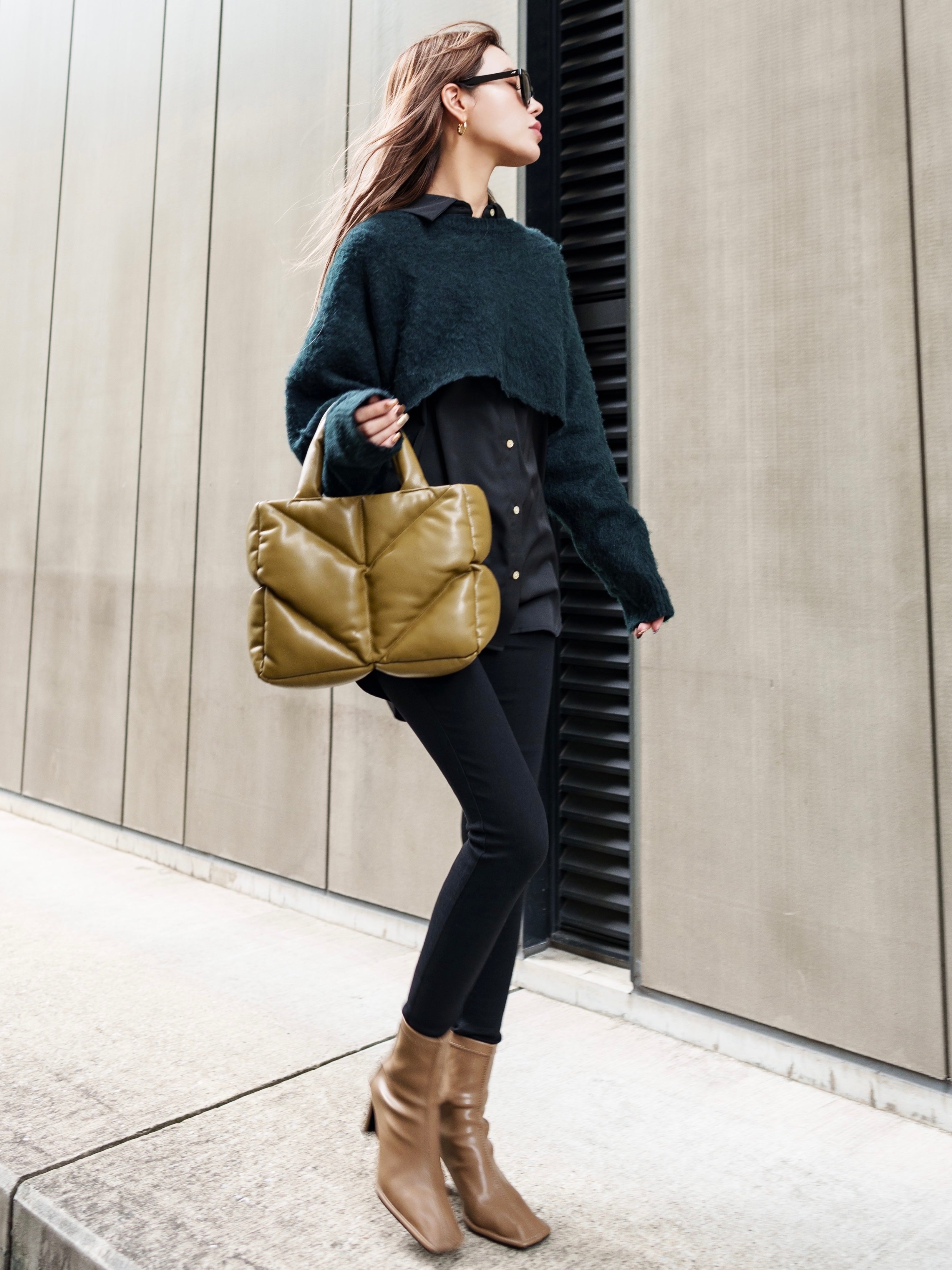 Small Quilting レザー ハンドバッグ