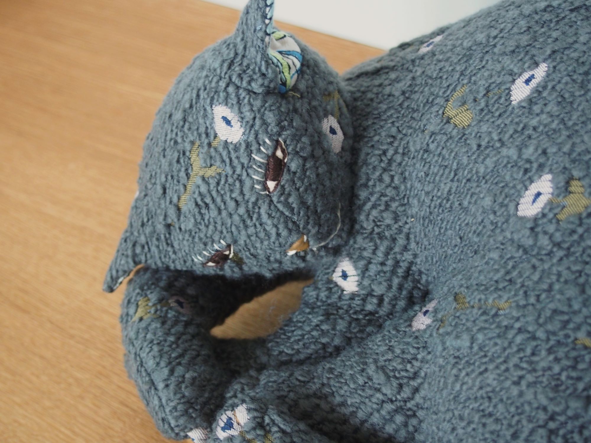 ミナペルホネン 猫型 necco クッション ミナペルホネン 猫型 necco