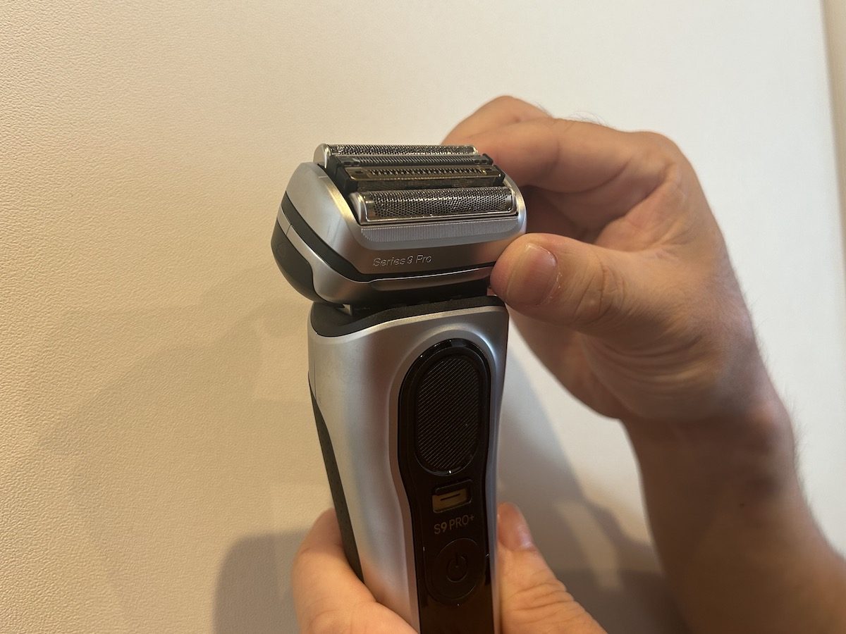 電動シェーバーブラウンがさらに進化。剃り心地を編集部で体験してみた
