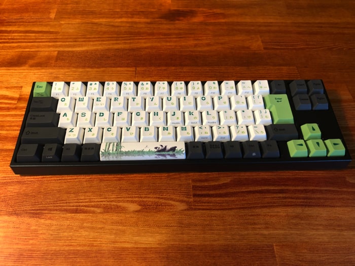 レビュー】『Varmilo』メカニカルキーボードがパンダ柄でかわいい
