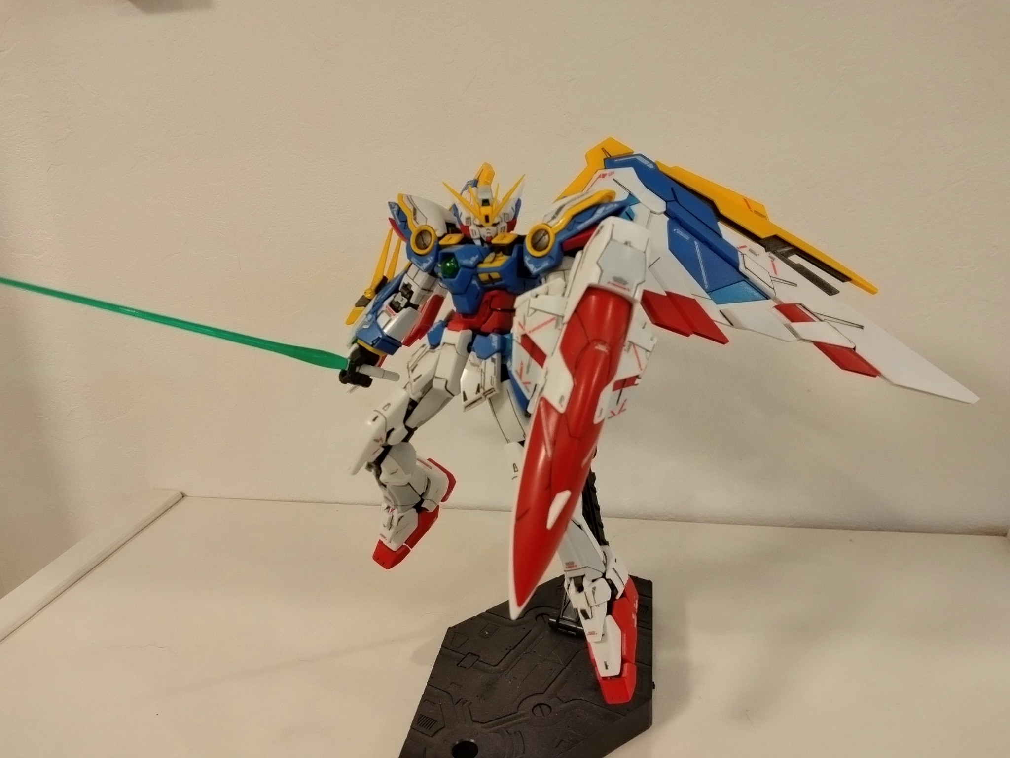 RG ウイングガンダムEW 全塗装｜zassyokuさんのガンプラ作品｜GUNSTA