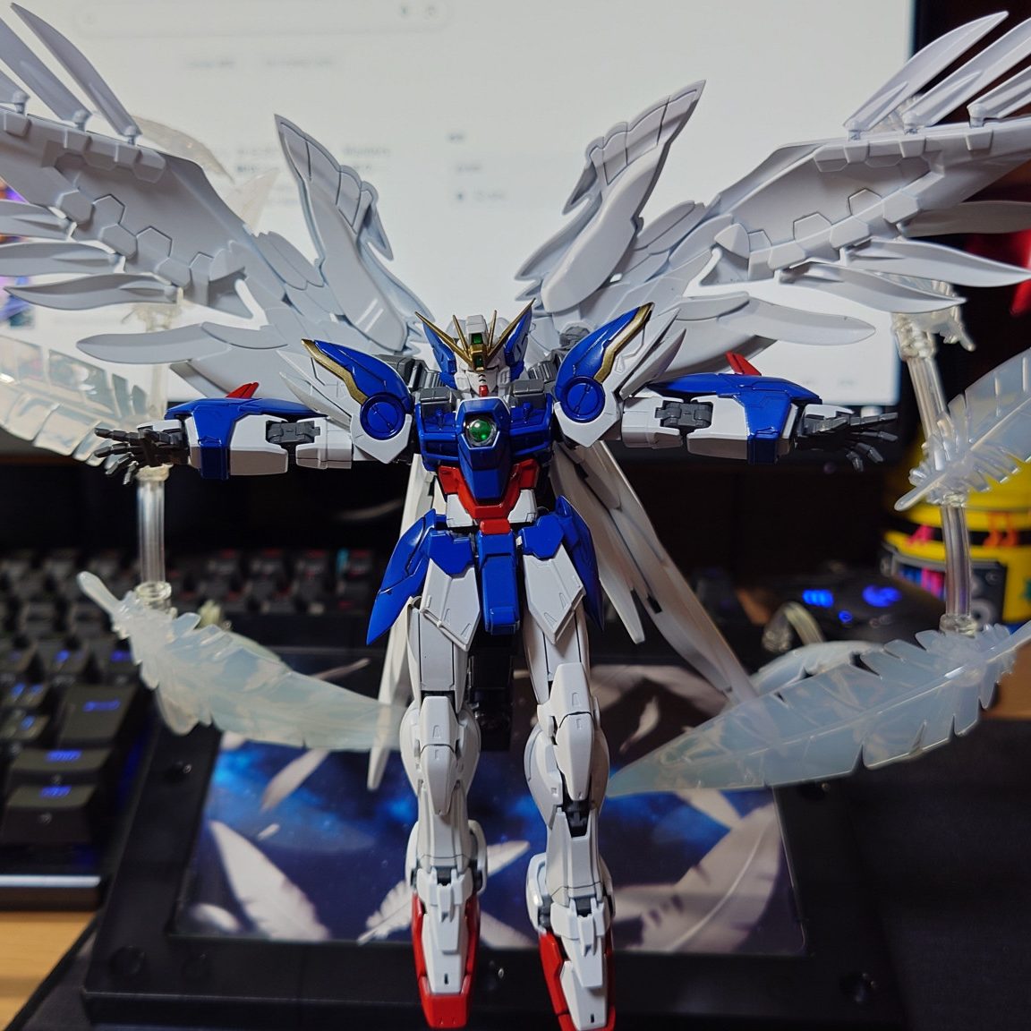 ウイングガンダムゼロEW セラフィムフェザー｜じゃんけーさんの