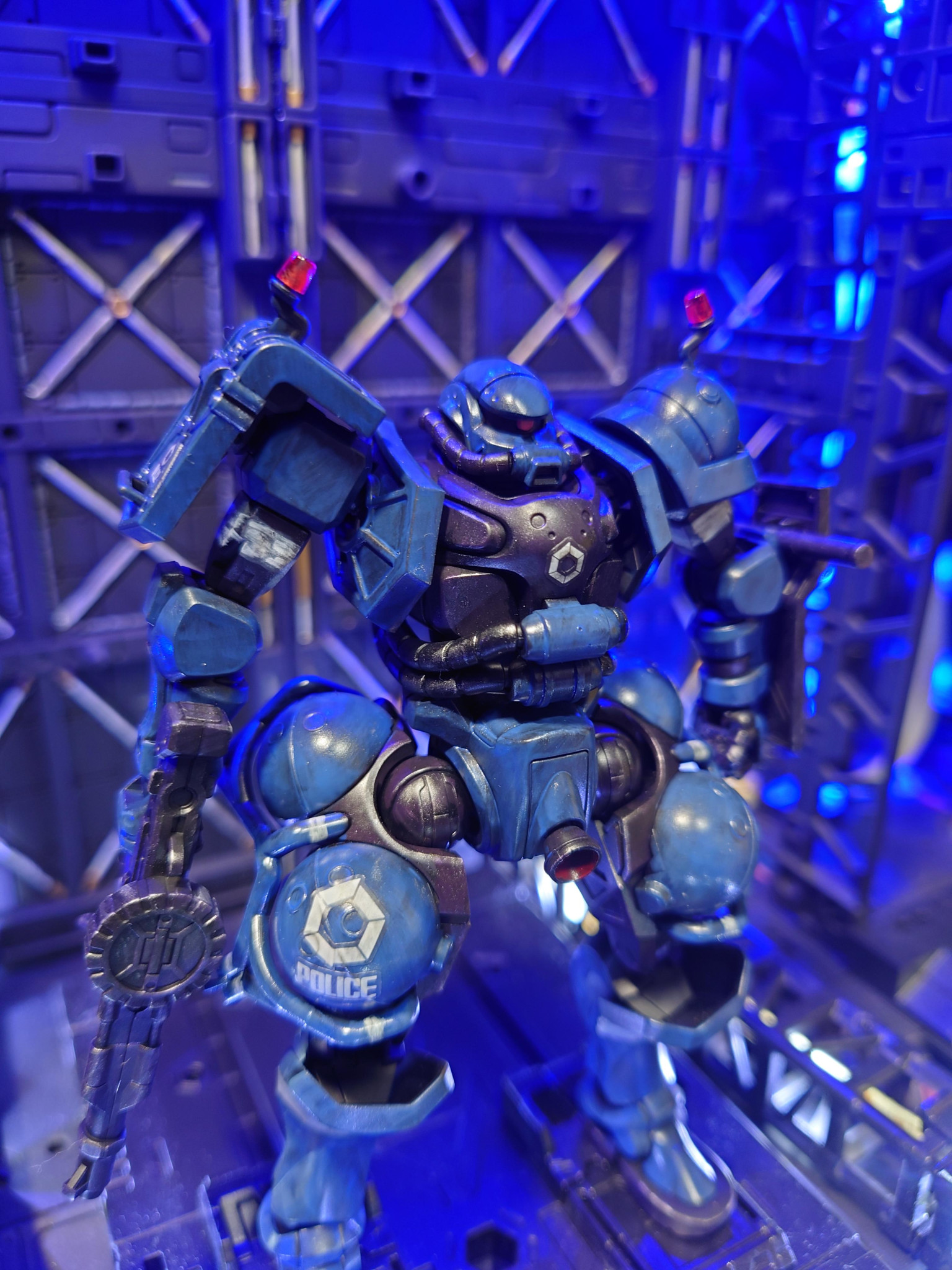 HG】軍警ザク（筆塗り全塗装）｜Banbooさんのガンプラ作品｜GUNSTA