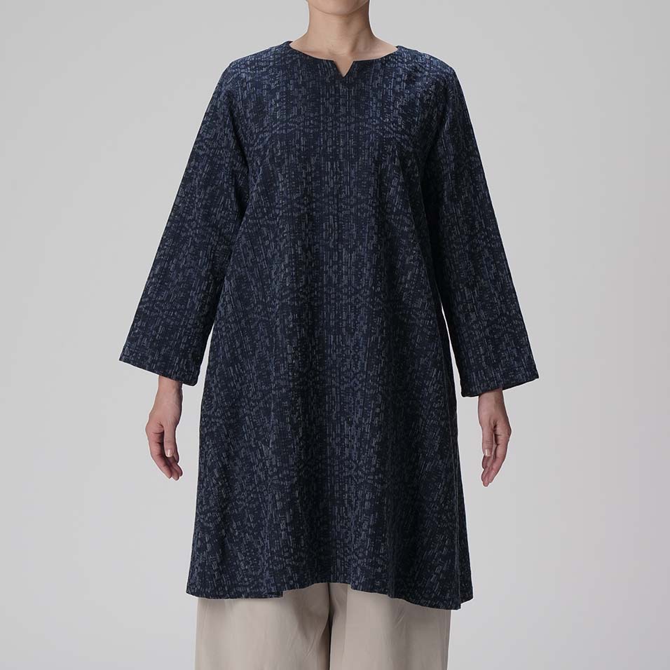 インディゴ変わり織ジャガードチュニック鵯花（ひよどりばな） | 石見