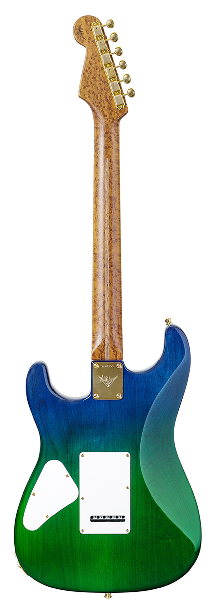 マスタービルダー4名の共演！ 日本の銘木にインスパイアされた孔雀