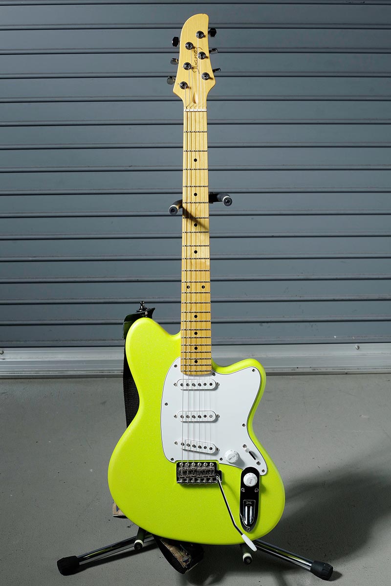 NEEのリード・ギター＝夕日が使用する、こだわりを詰め込んだ機材