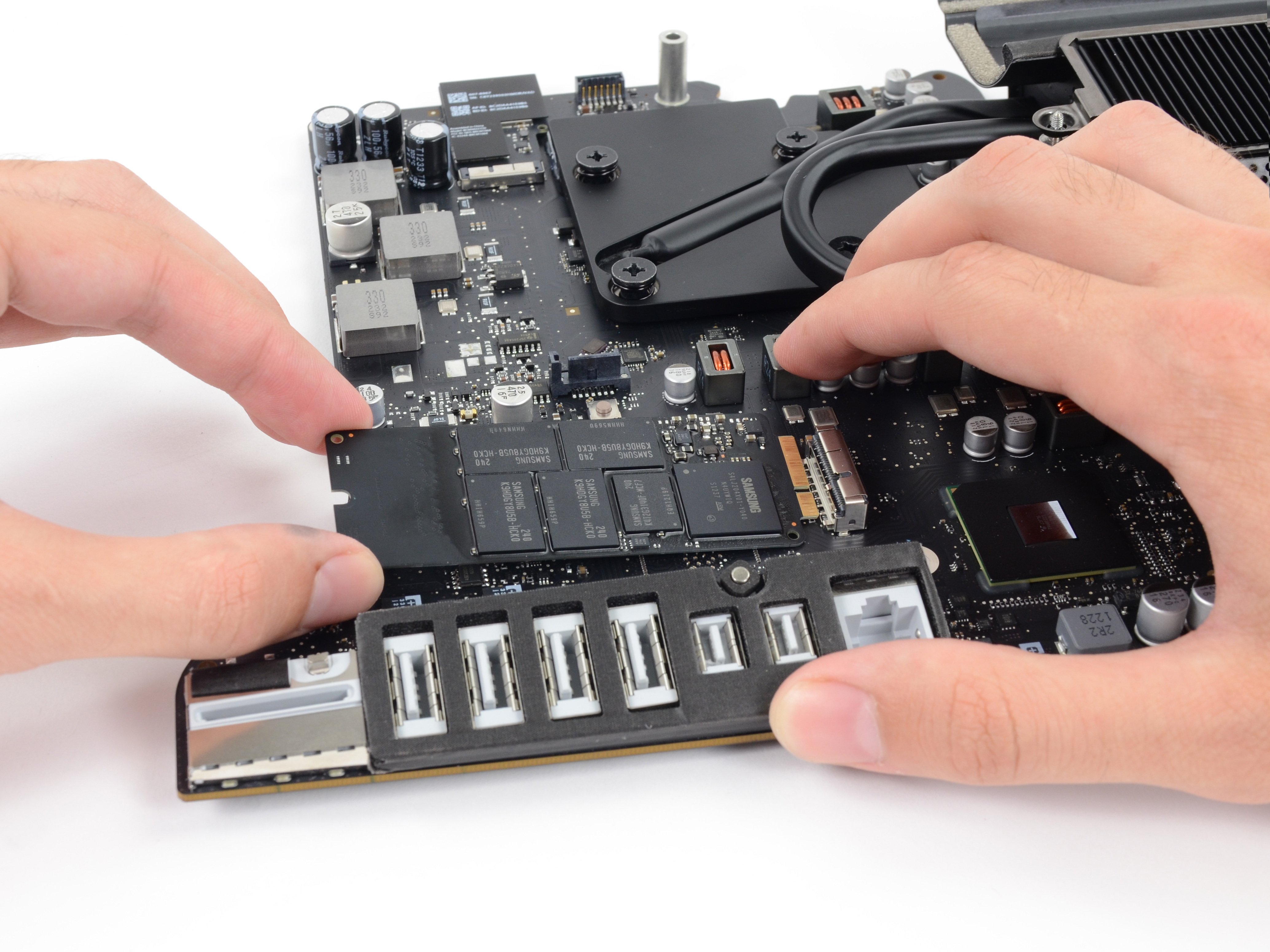 iMac 27インチ Retina 5K Display 2019 Blade SSDの交換 - iFixit 修理