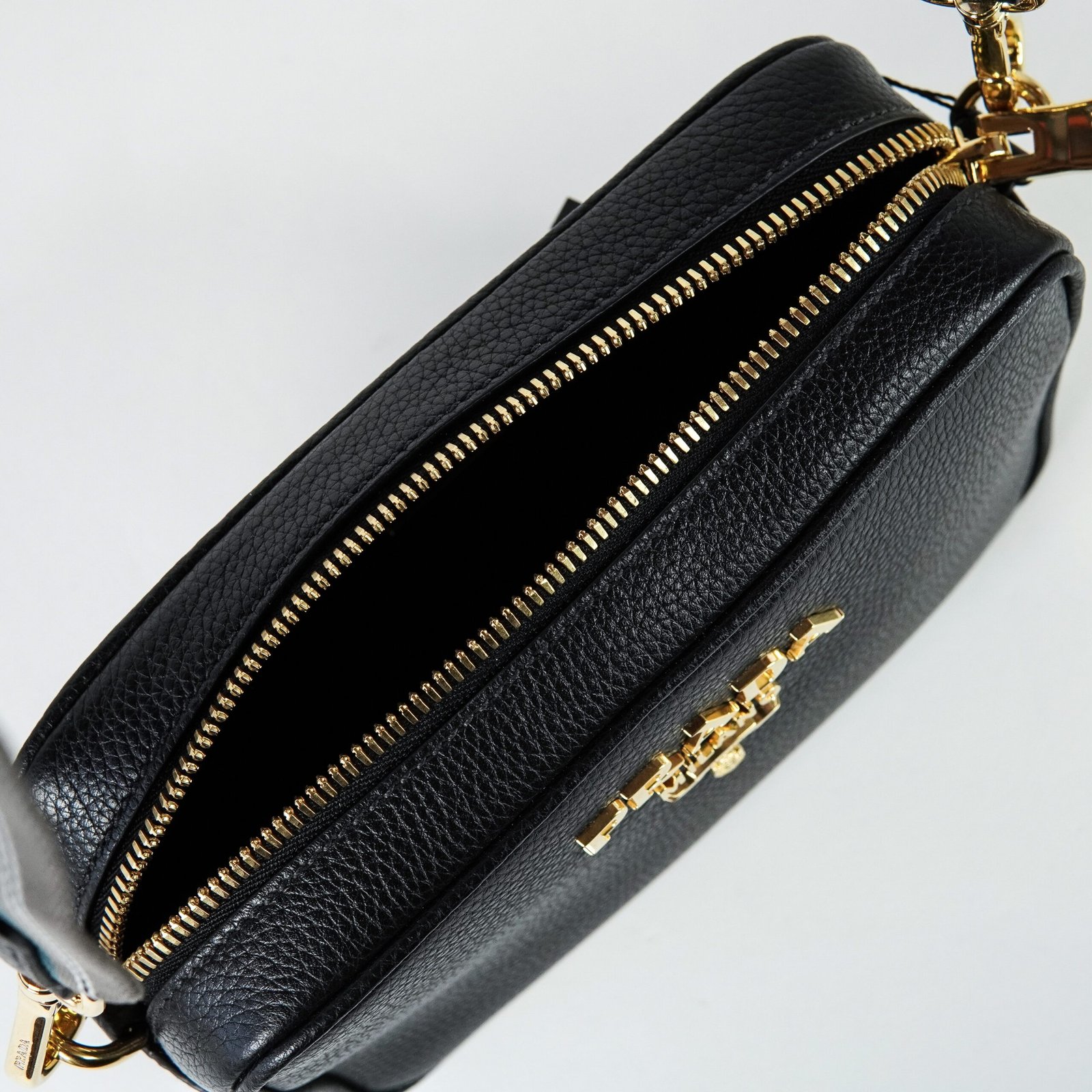 Prada Vitello Phenix Camera bag 1 Zip Guitar Strap – H-Authentica