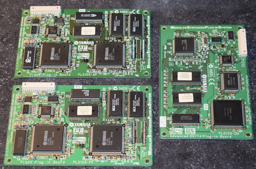 Yamaha MU1000にプラグインボードを挿入: シンセな日々