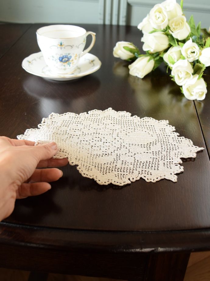 フランスのアンティーク雑貨、フルーツ模様が可愛いクロッシェレースの