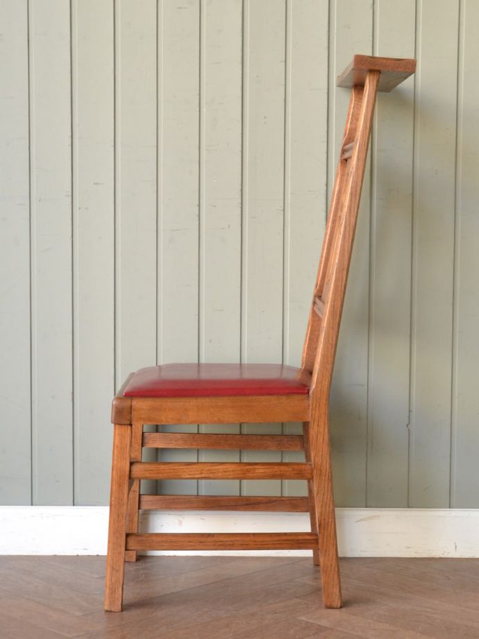 アンティークのチャーチチェア、ポインテッドアーチの背もたれが