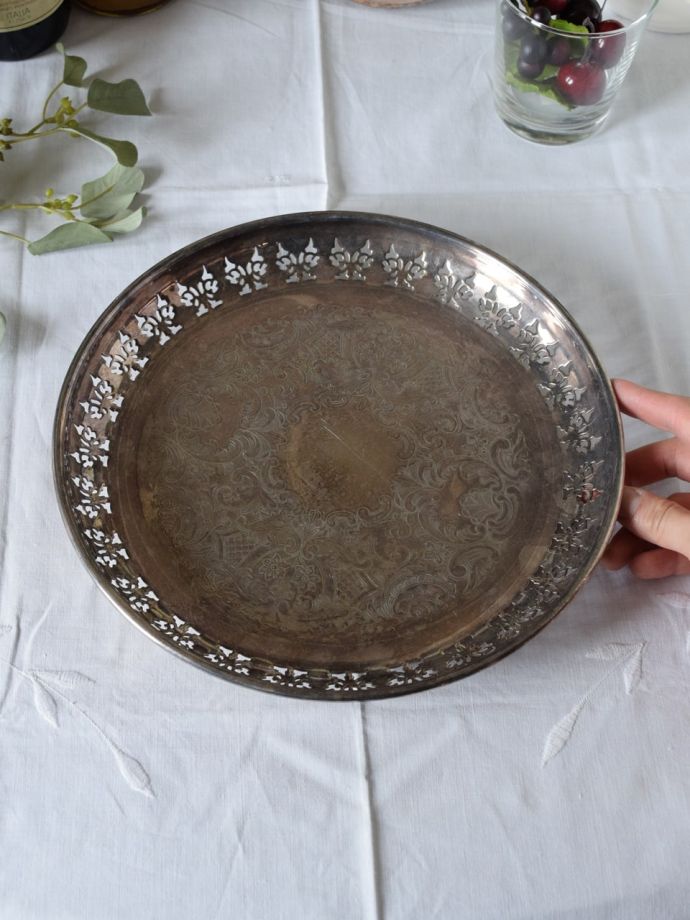 英国のアンティークシルバーの美しい器、透かし彫りの美しいシルバー