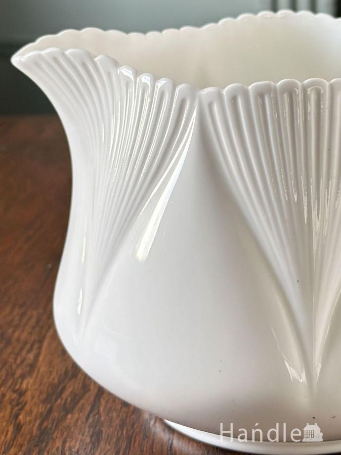 英国から届いたアンティークのウォータージャグ、シェリーの白いDainty