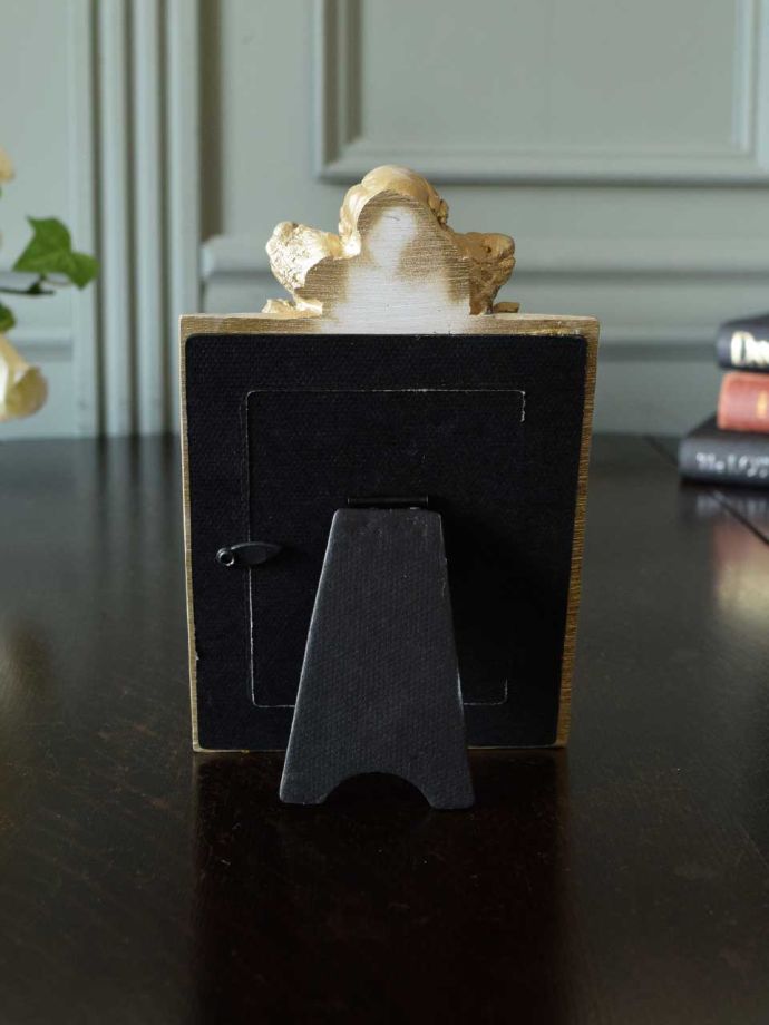 エンジェルが微笑むロココ調のおしゃれな写真立て、アンティーク調の