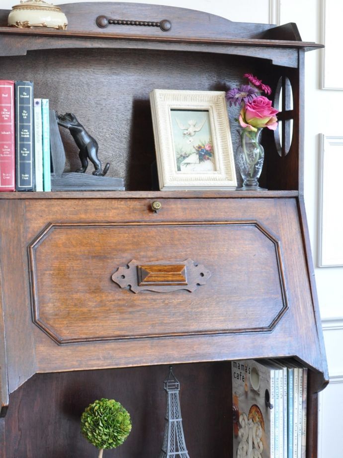 アンティークのおしゃれな机、本棚付きのライティングデスク