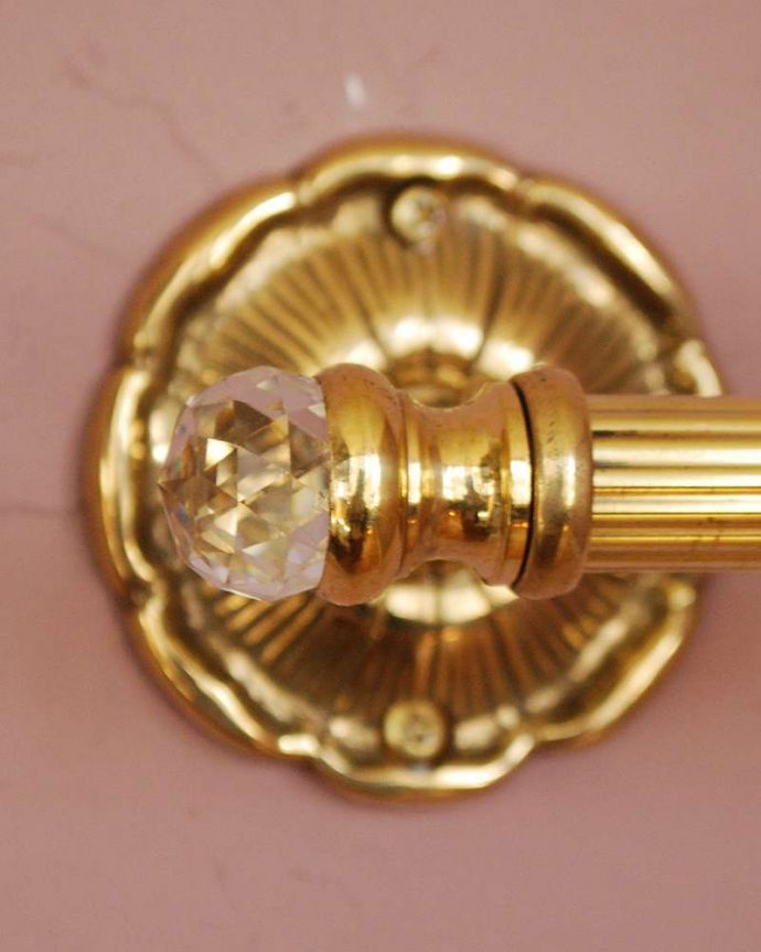 イタリアからやって来たキラッと輝く 高級感漂う真鍮製のタオルバー(sa