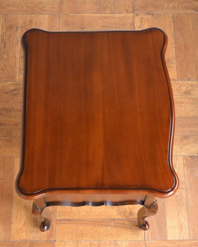 アンティーク調のサイドチェスト、猫脚の優雅なサイドテーブル(y-417-f