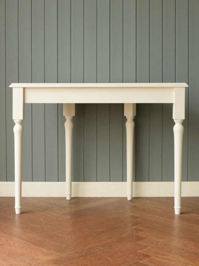 フランスアンティーク調のコンソールテーブル、シャビーシックな白い
