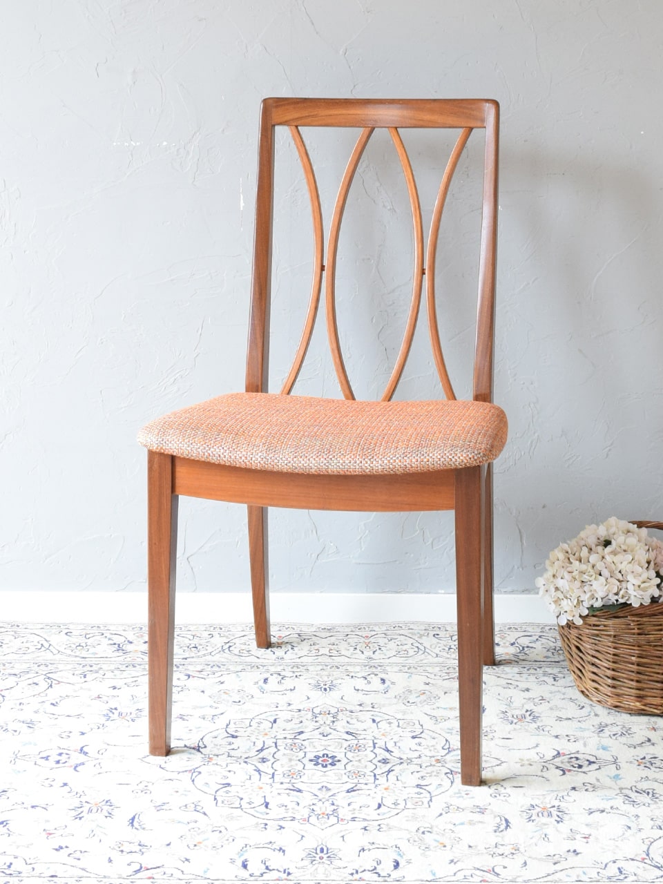 ミッドセンチュリーのおしゃれなダイニングチェア、ネイサン社の