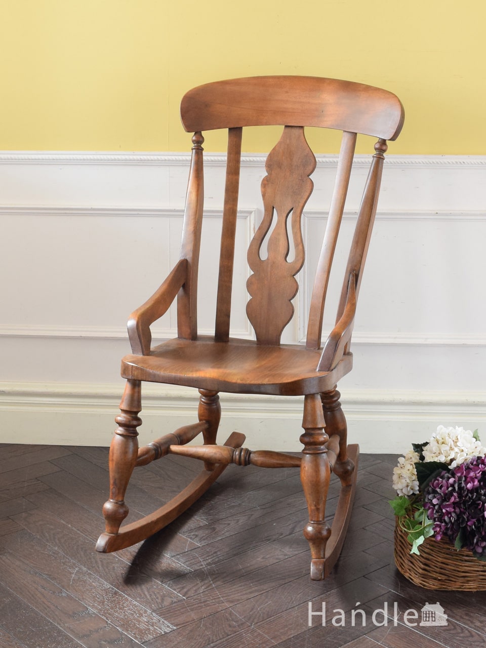 ゆらゆら揺れるアンティークの椅子、木製のロッキングチェア(k-829-c