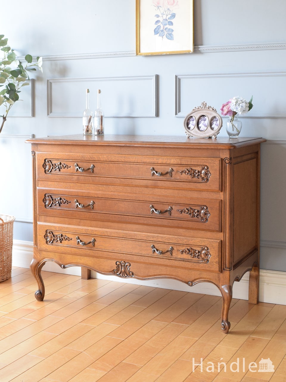 天板のパーケットリーがおしゃれなチェスト、フランスから届いた