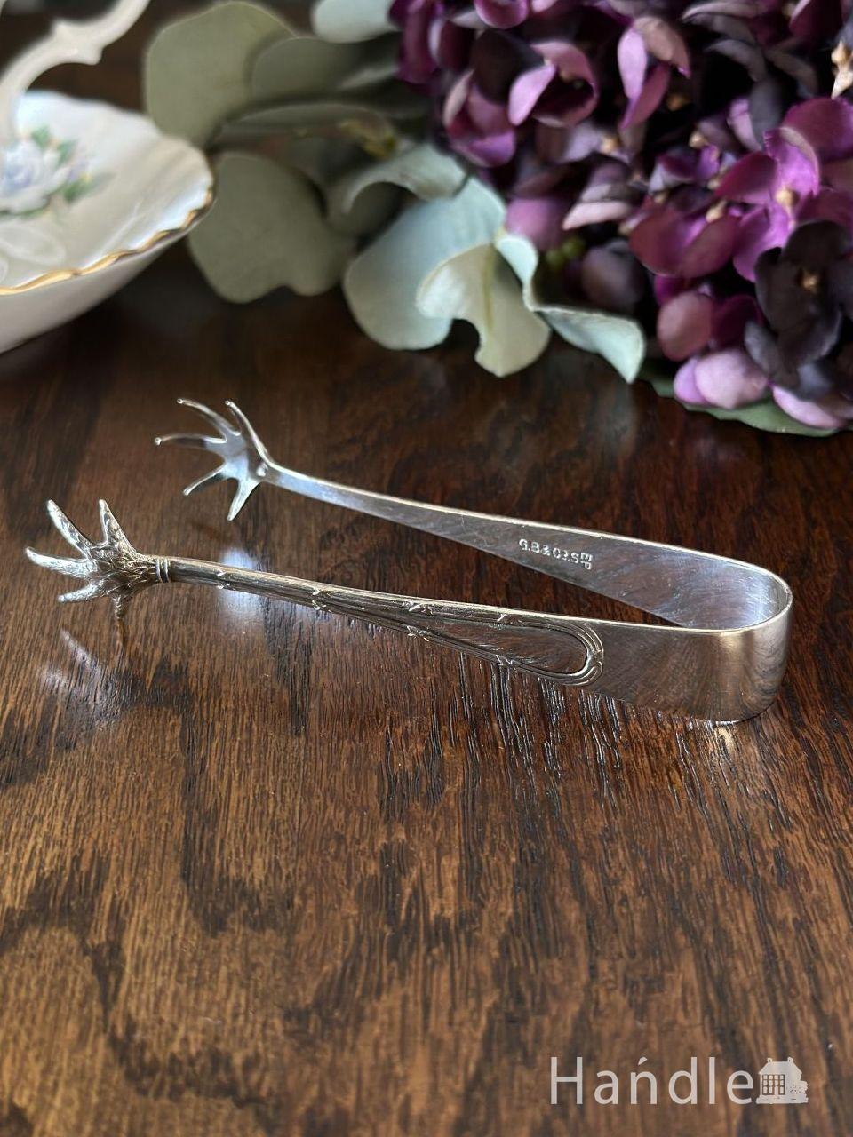 ビクトリア朝のおしゃれなシュガートング、鳥の足先デザインの