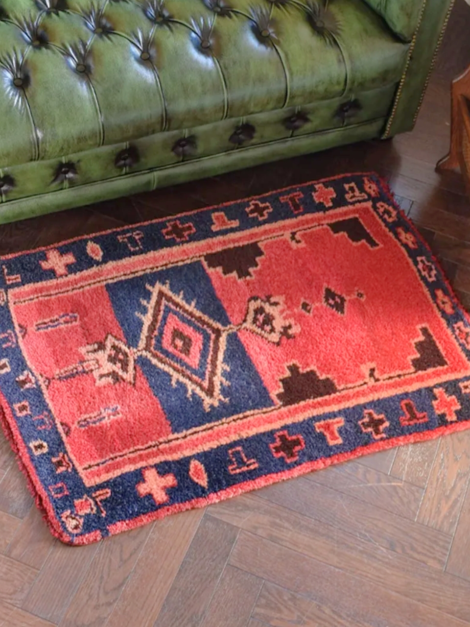 大人色のおしゃれなトルコ絨毯、幾何学模様が美しいトライバルラグ(m