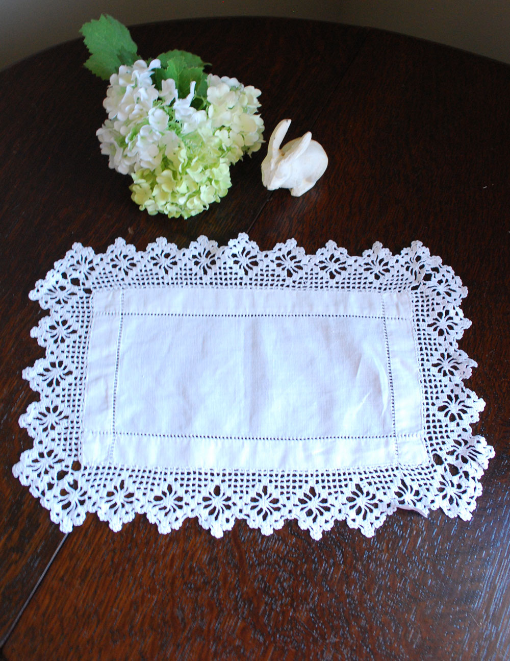 可愛い縁どりのレース、フランスアンティークドイリーレース(d-1310-z