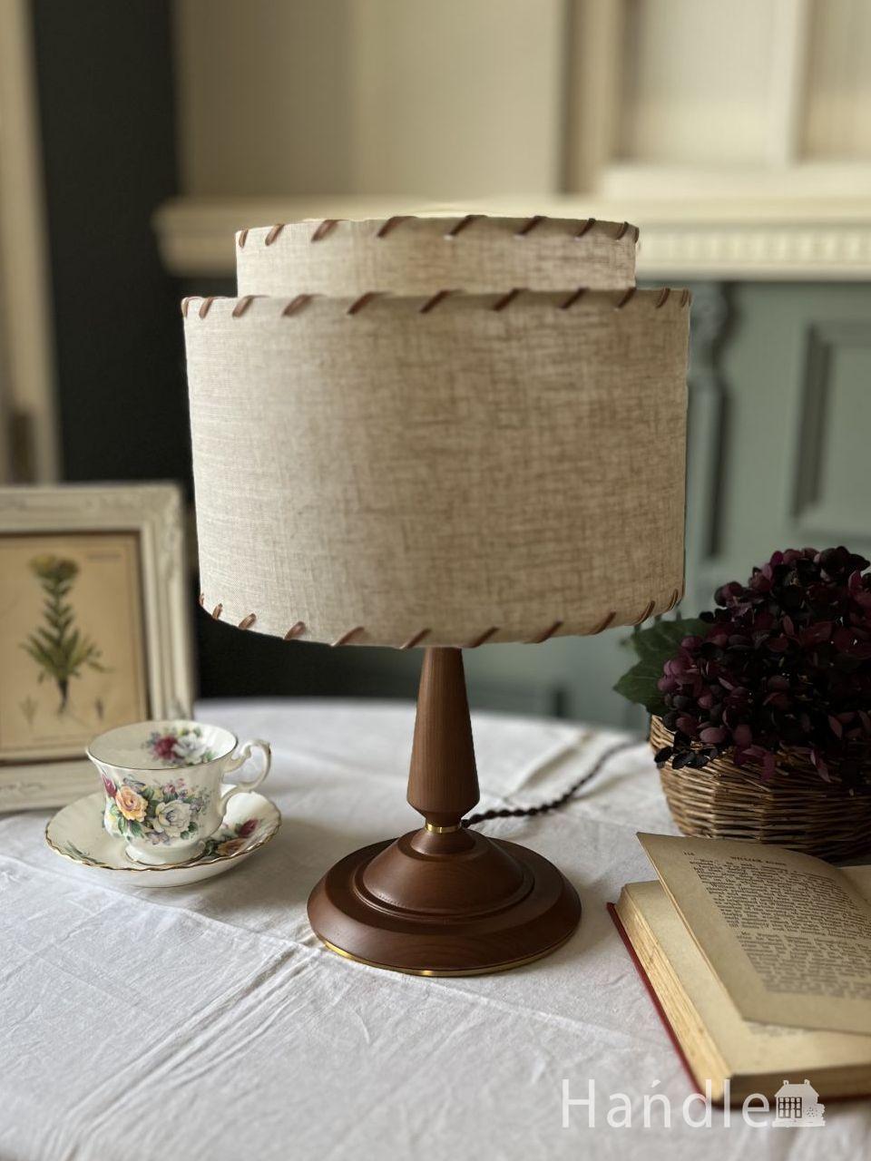 リバティプリントのシェードを被せたおしゃれなテーブルランプ(tl-0163