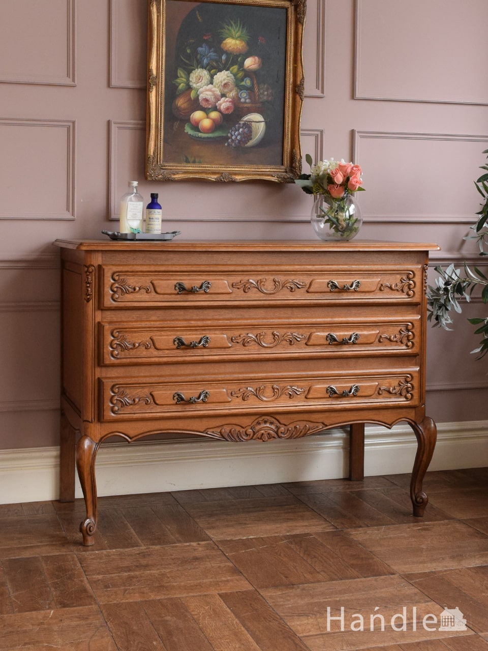 英国から届いたマホガニー材のアンティーク家具、贅沢なミュージック