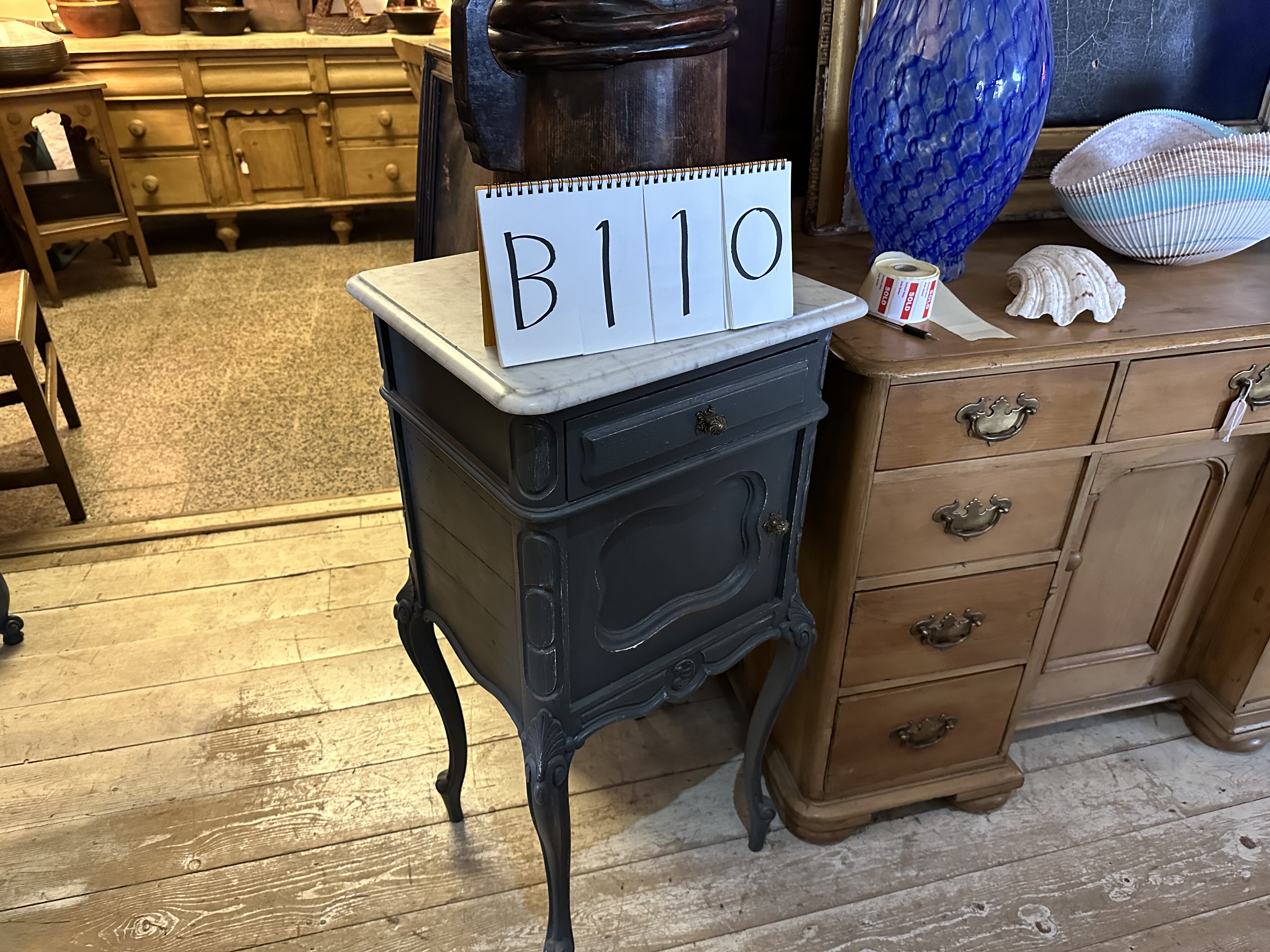 フランスアンティーク猫脚ナイトテーブル/木製キャビネット机飾り棚(82